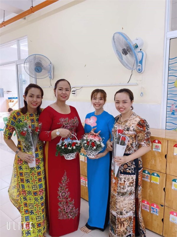 chúc mừng các cô ngày 08-3.jpg